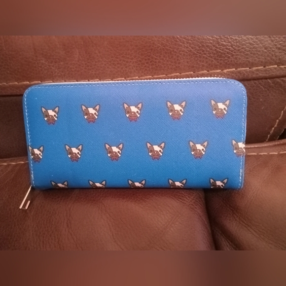 Wallets possibly have 2 in some - Picture 2 of 6